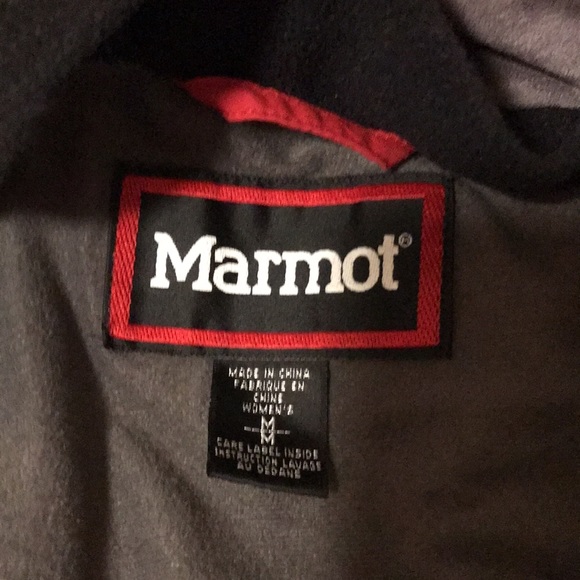 Woman’s size Medium Marmot ski jacket - Picture 2 of 8
